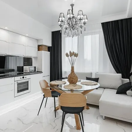 жемчужинка у моря в аркадии Apartment Odesa